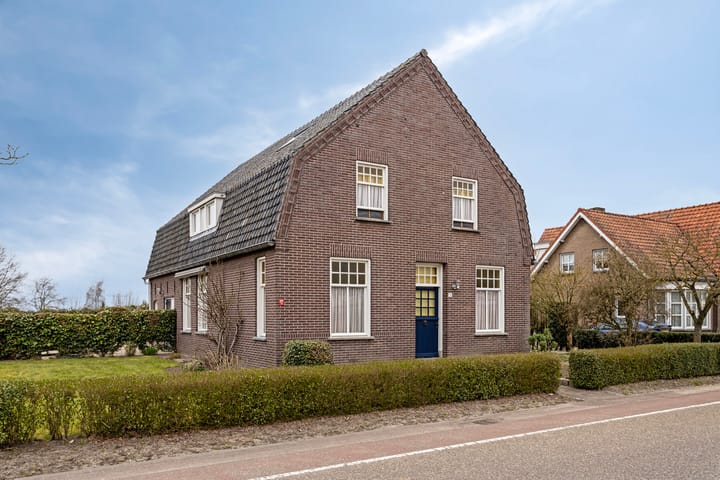 Photo 2 of Heusdenseweg 15