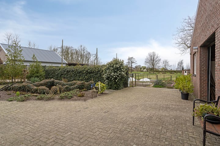 Photo 30 of Heusdenseweg 15