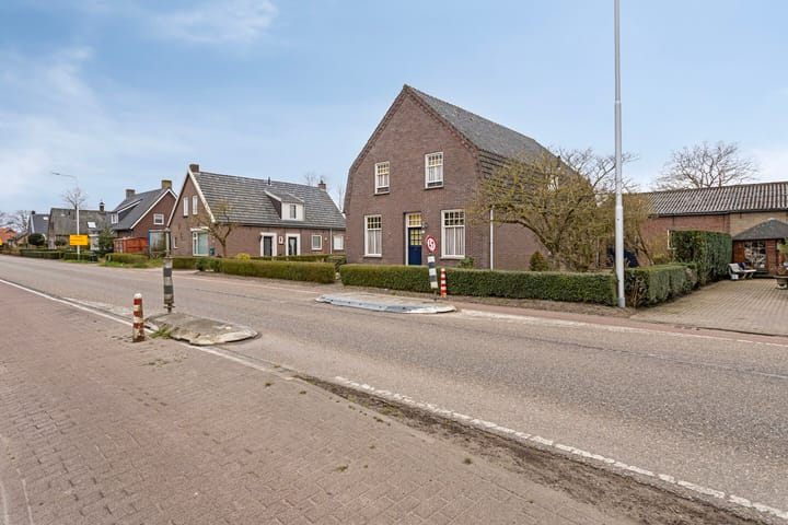 Photo 38 of Heusdenseweg 15