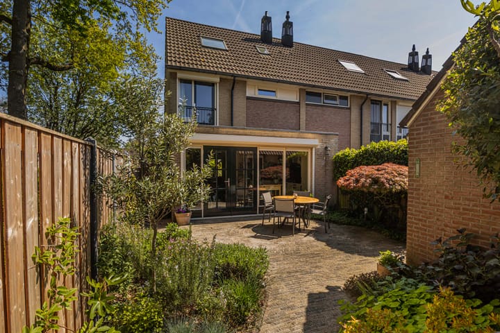 Foto 30 van Karssenstraat 2