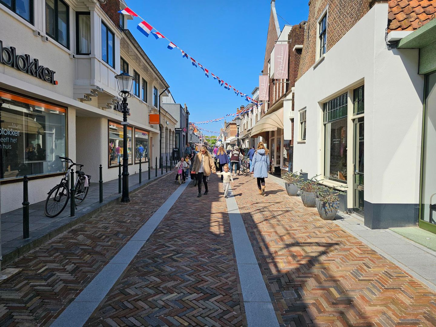 View photo 2 of Langstraat 70