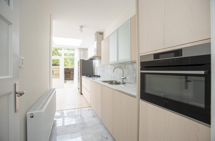 Foto 12 van Van Zuylen van Nijeveltstraat 192