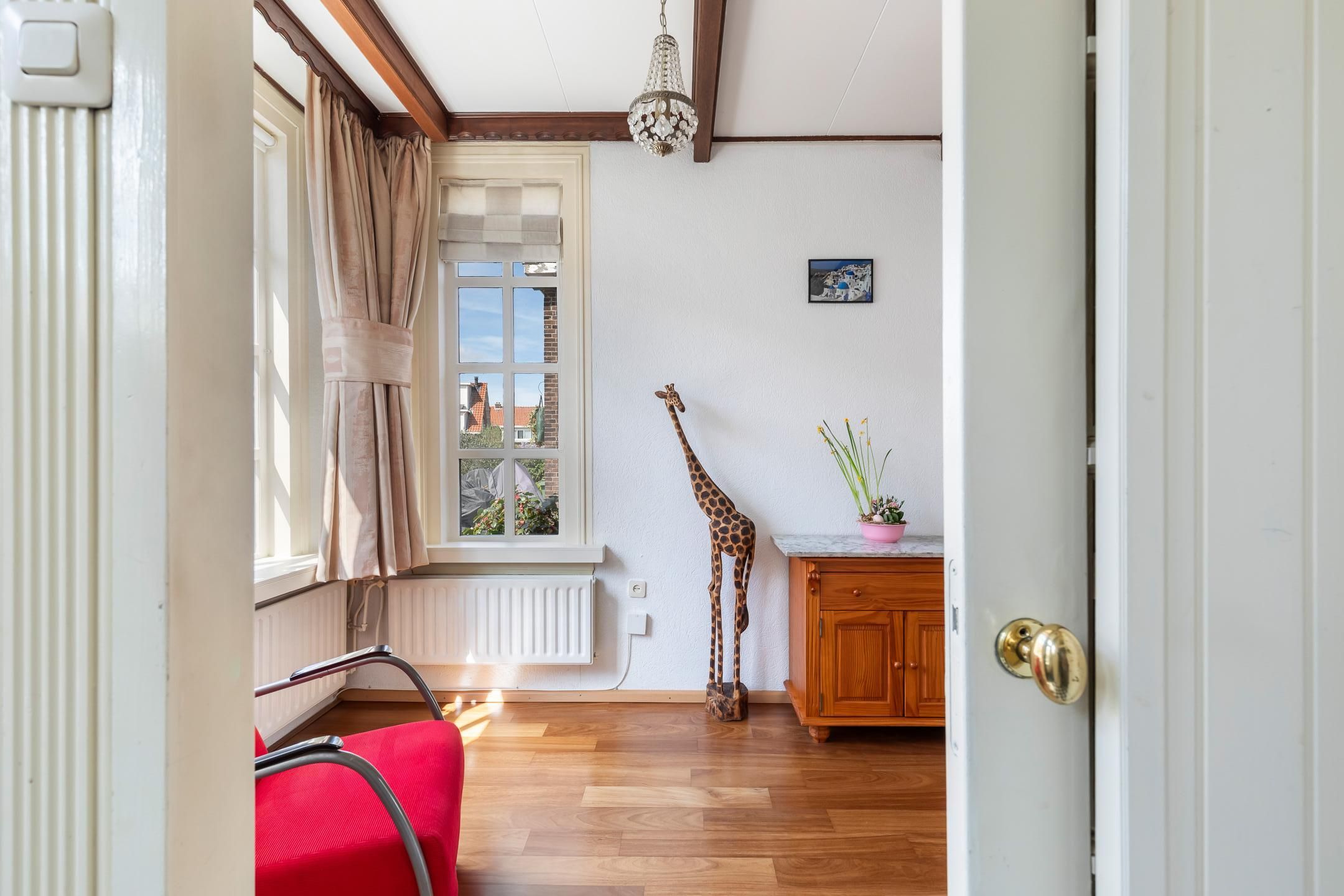 Photo 12 of Leliestraat 25