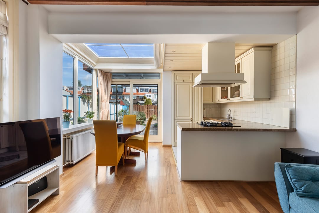 Photo 16 of Leliestraat 25