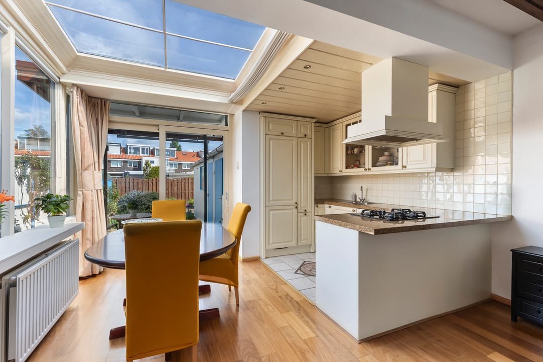 Photo 17 of Leliestraat 25