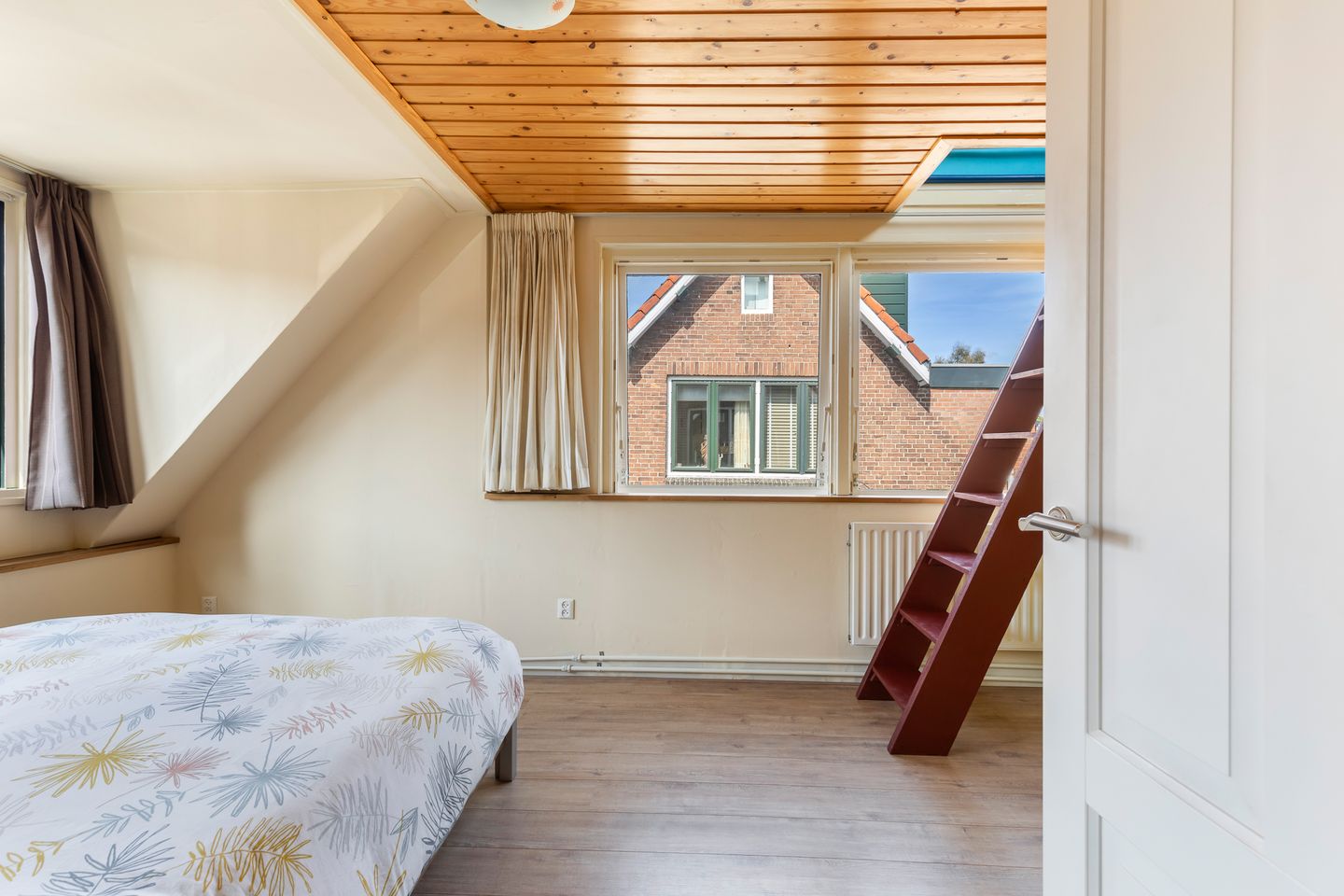 Photo 34 of Leliestraat 25