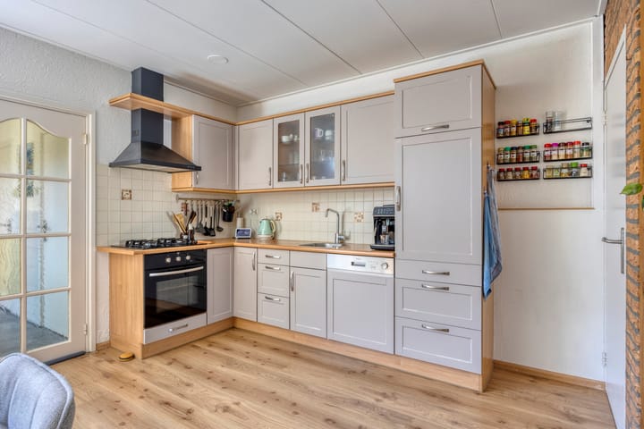 Foto 15 van Esstraat 4