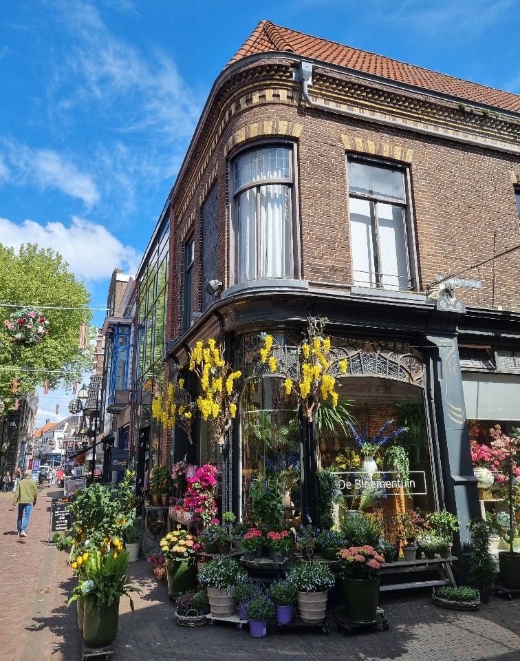View photo 3 of Hoofdstraat 73