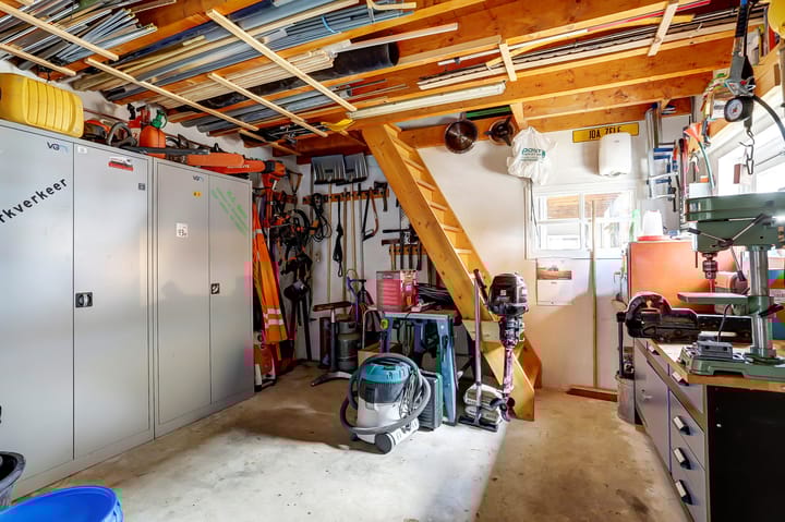 Photo 32 of Westeinde 28