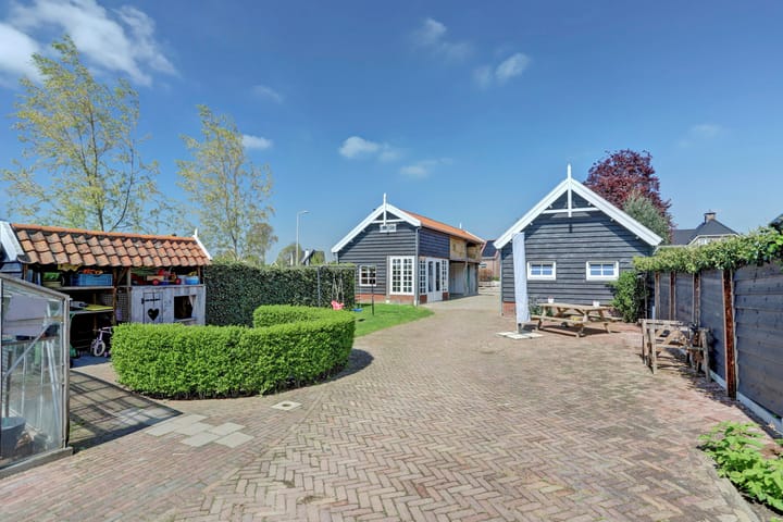 Photo 39 of Westeinde 28