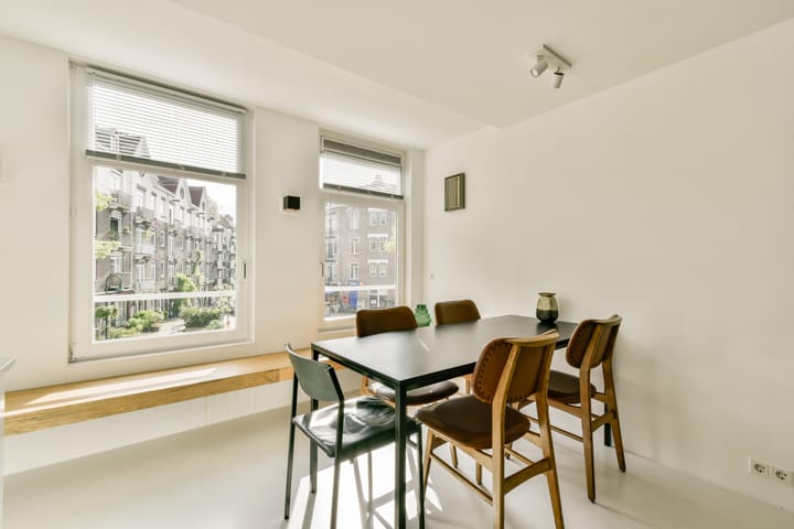 Photo 6 of Spaarndammerstraat 123-1