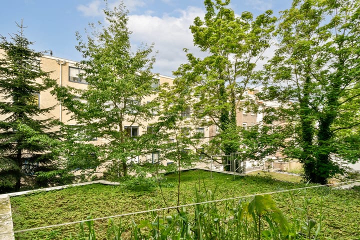 Photo 16 of Spaarndammerstraat 123-1