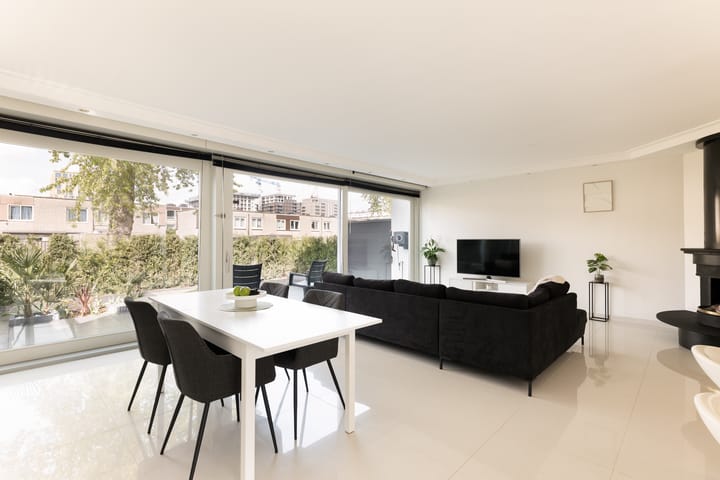 Photo 5 of Eliza van Calcarstraat 13