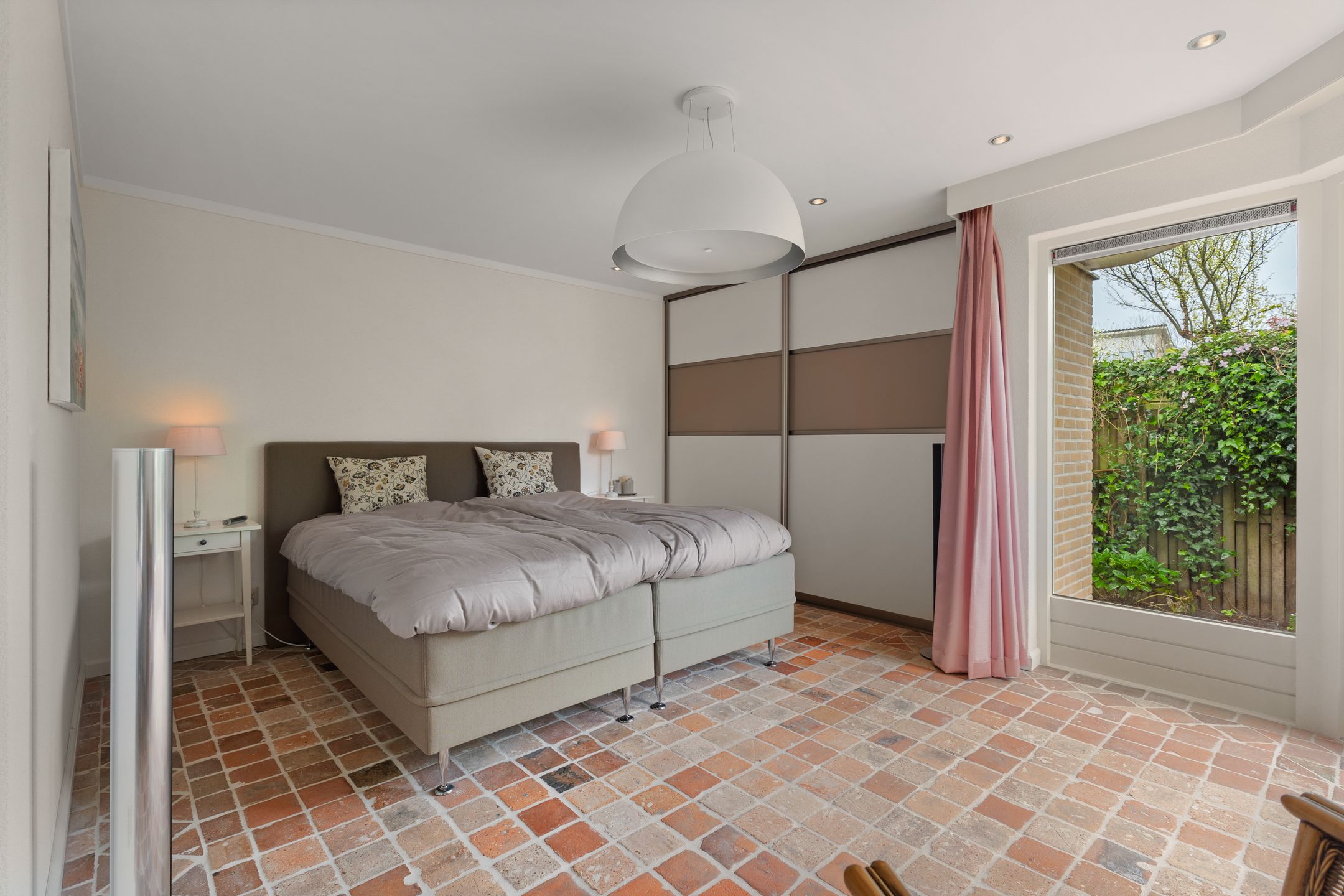 Photo 39 of Rougestraat 16