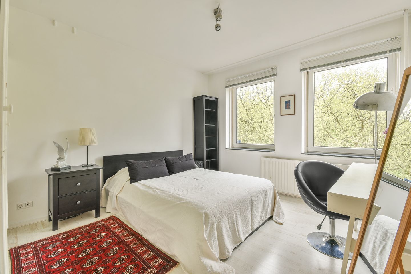 Photo 19 of Van Nijenrodeweg 12