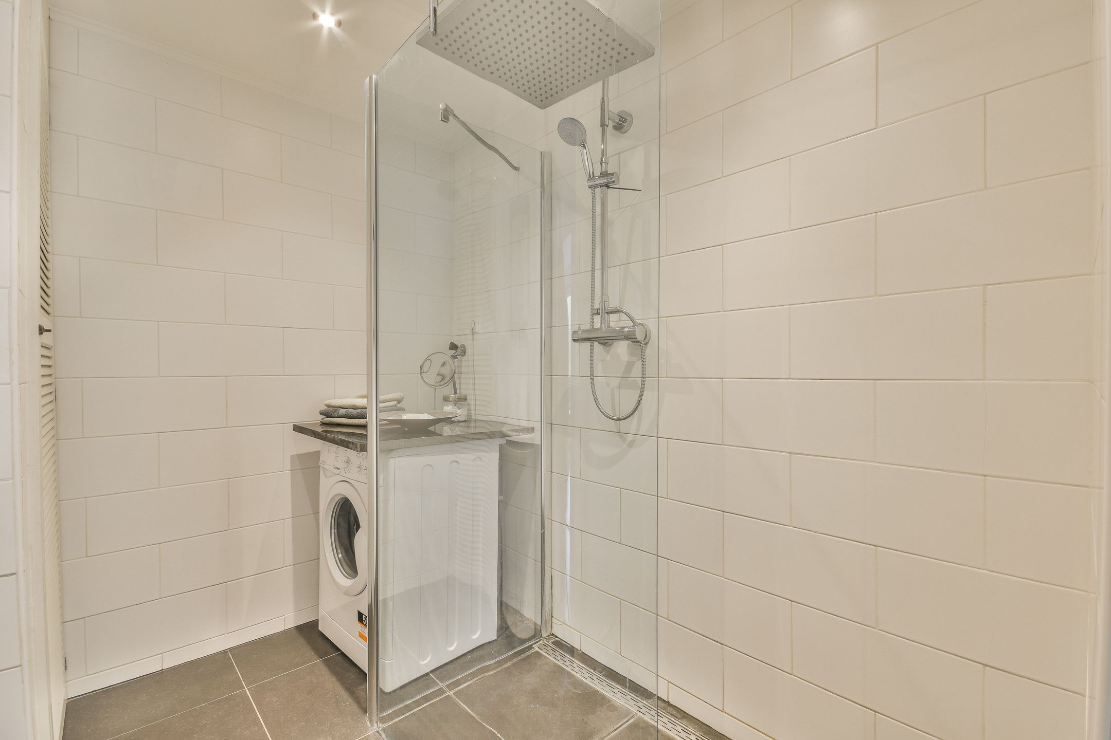 Photo 24 of Van Nijenrodeweg 12