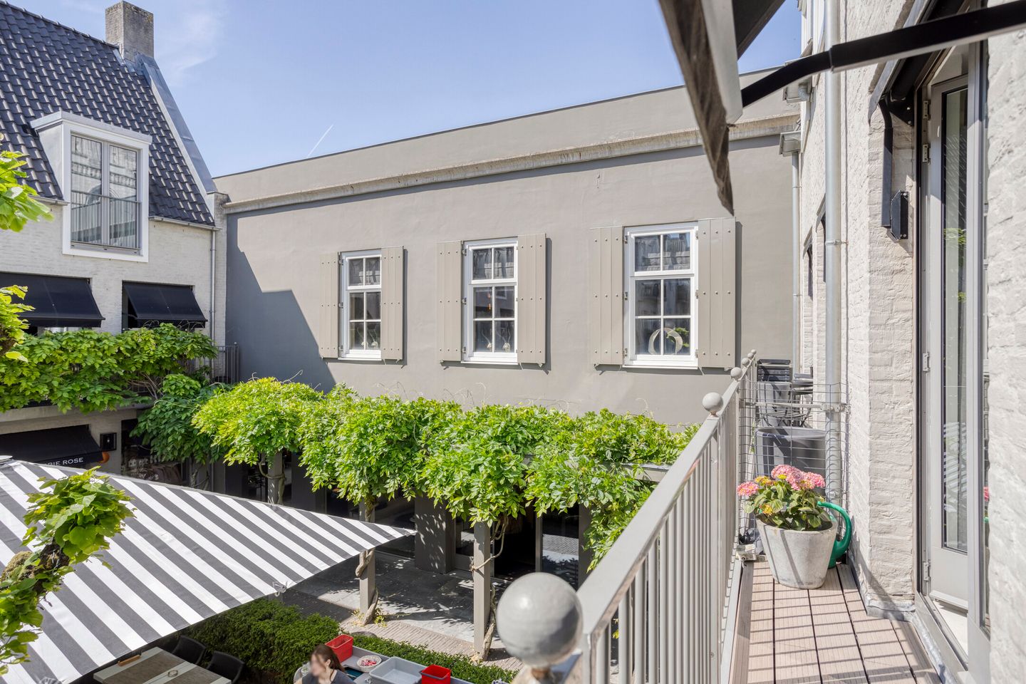 Foto 14 van t' Sas 28