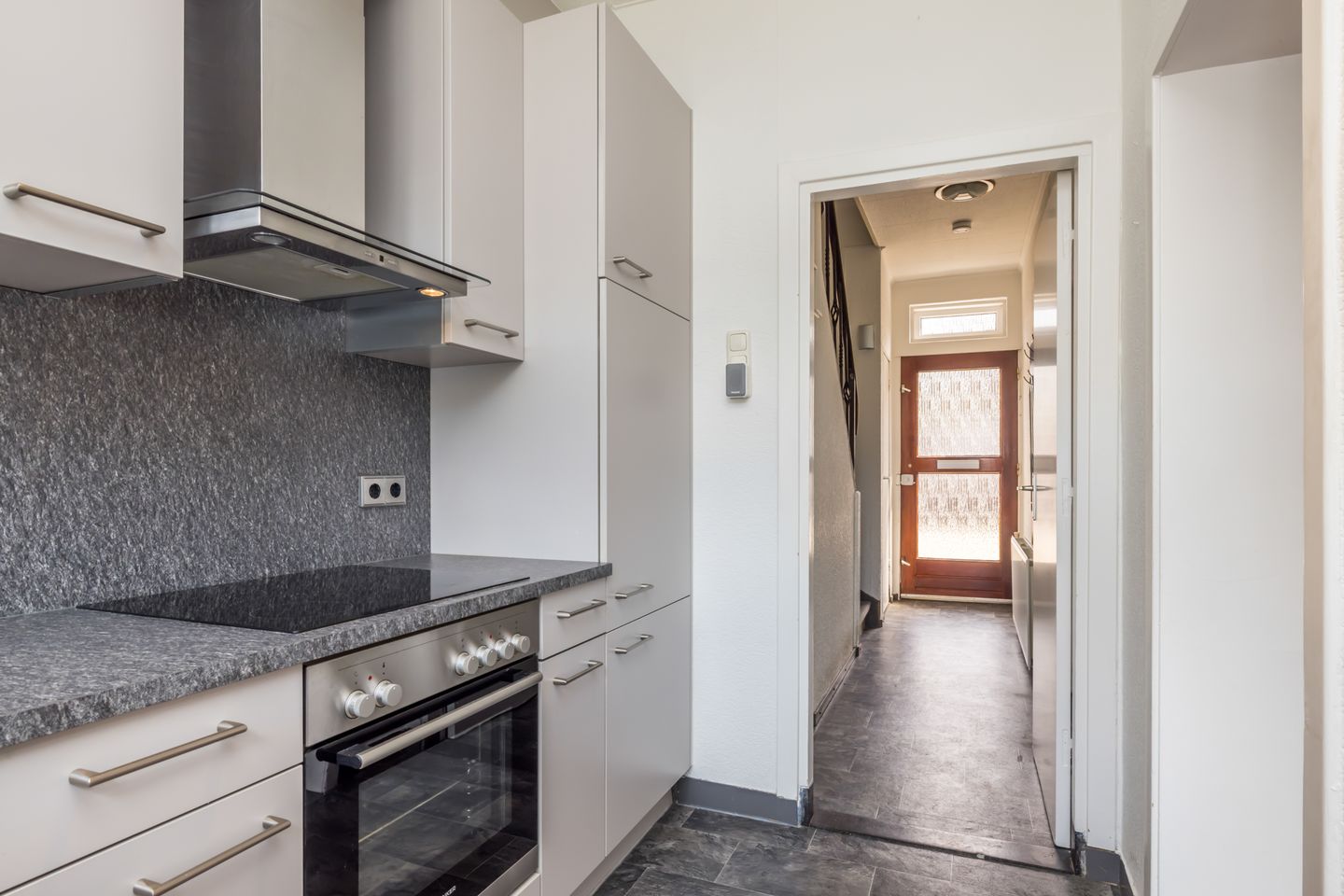 Photo 10 of Heiveldstraat 72