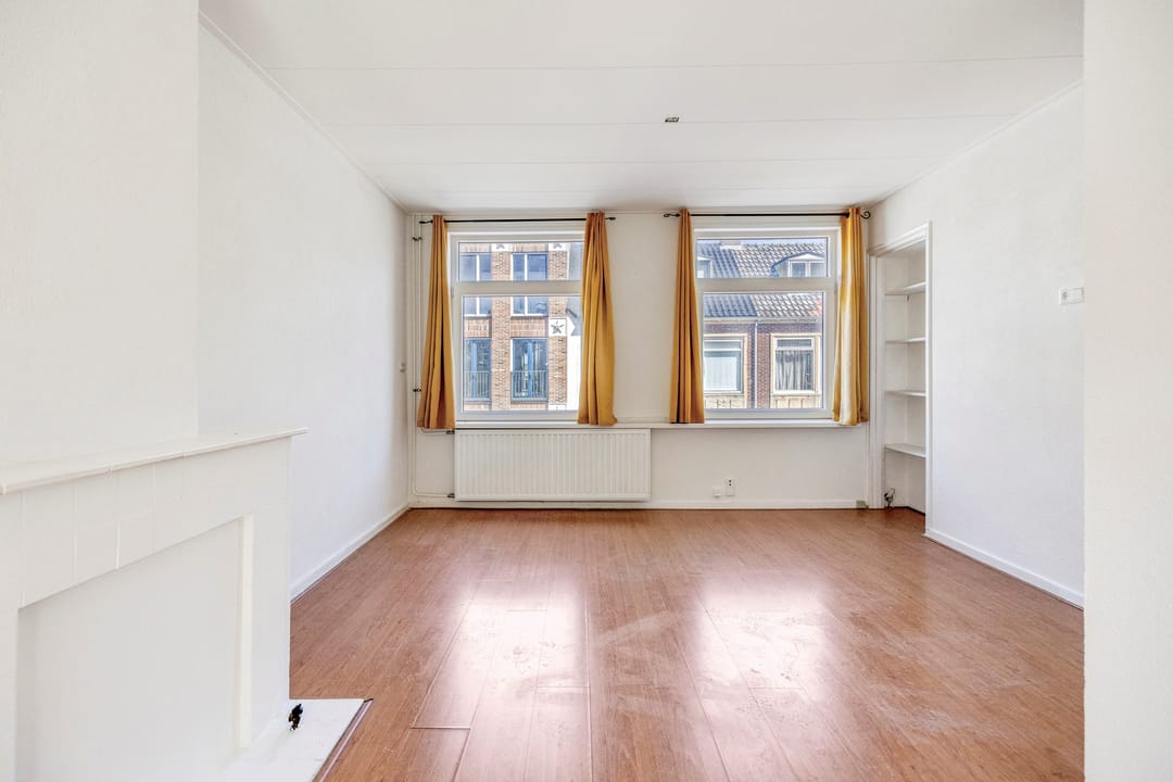 Photo 2 of Spuistraat 16-R