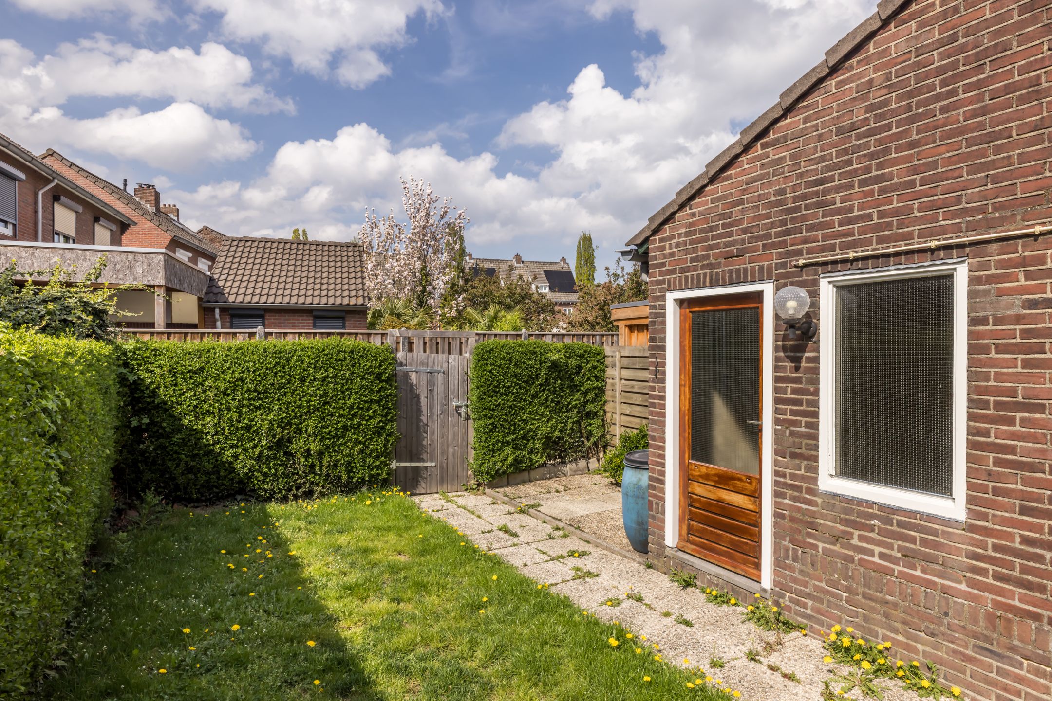 Photo 27 of Heiveldstraat 72