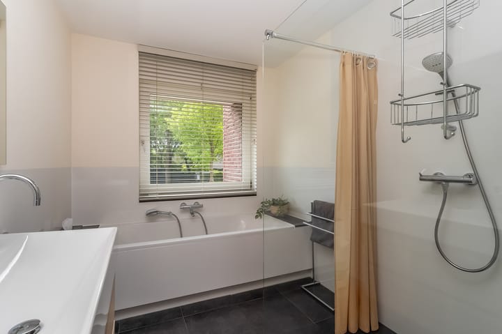 Foto 22 van Zonnebaarsweg 20