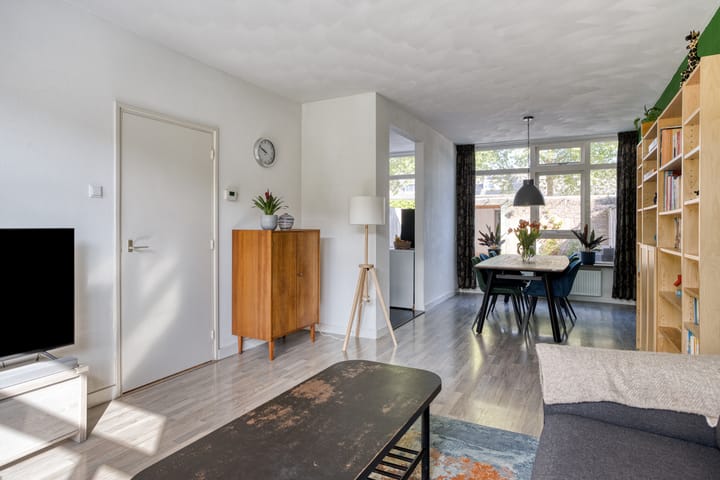 Foto 4 van Van Anrooijstraat 52