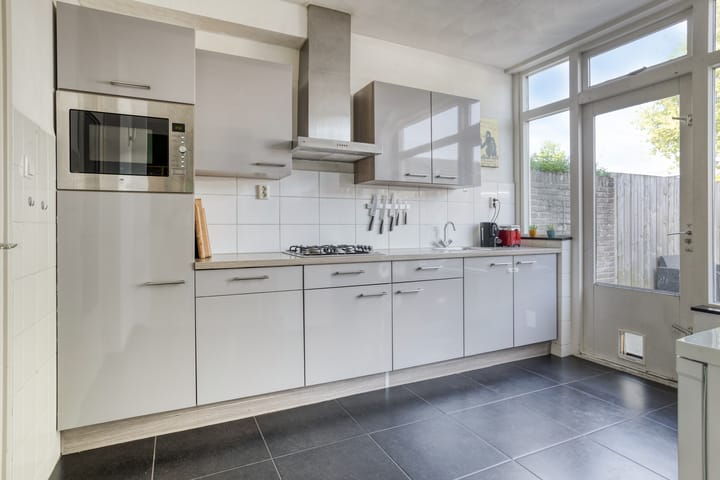 Foto 9 van Van Anrooijstraat 52