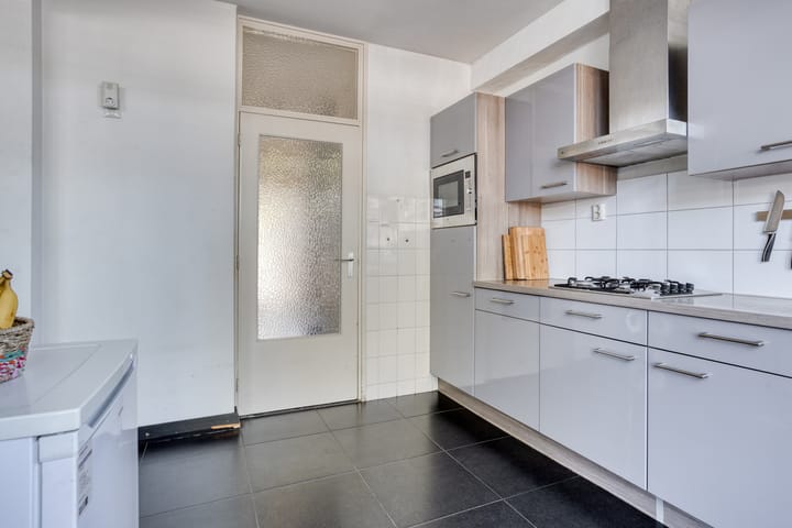 Foto 10 van Van Anrooijstraat 52