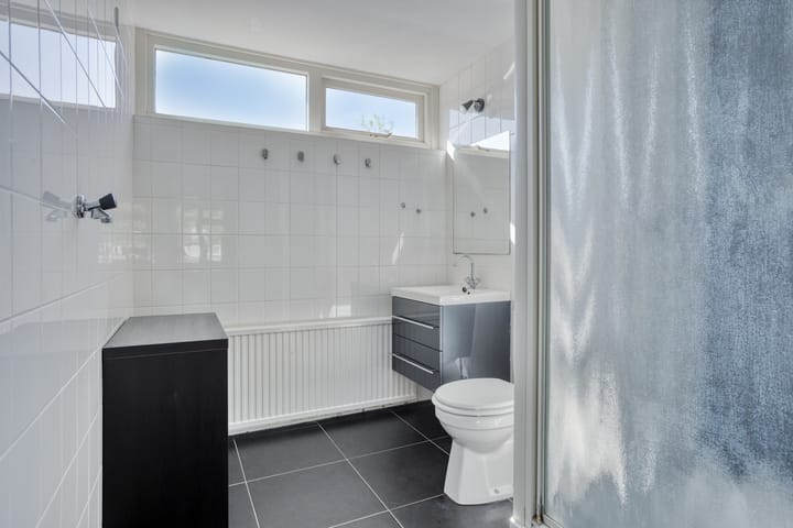 Foto 15 van Van Anrooijstraat 52