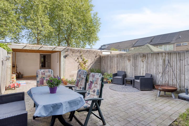 Foto 25 van Van Anrooijstraat 52