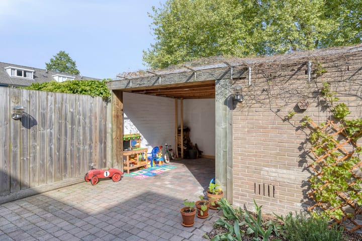 Foto 27 van Van Anrooijstraat 52