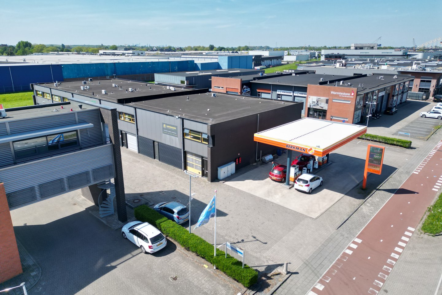View photo 1 of Noordeinde 158