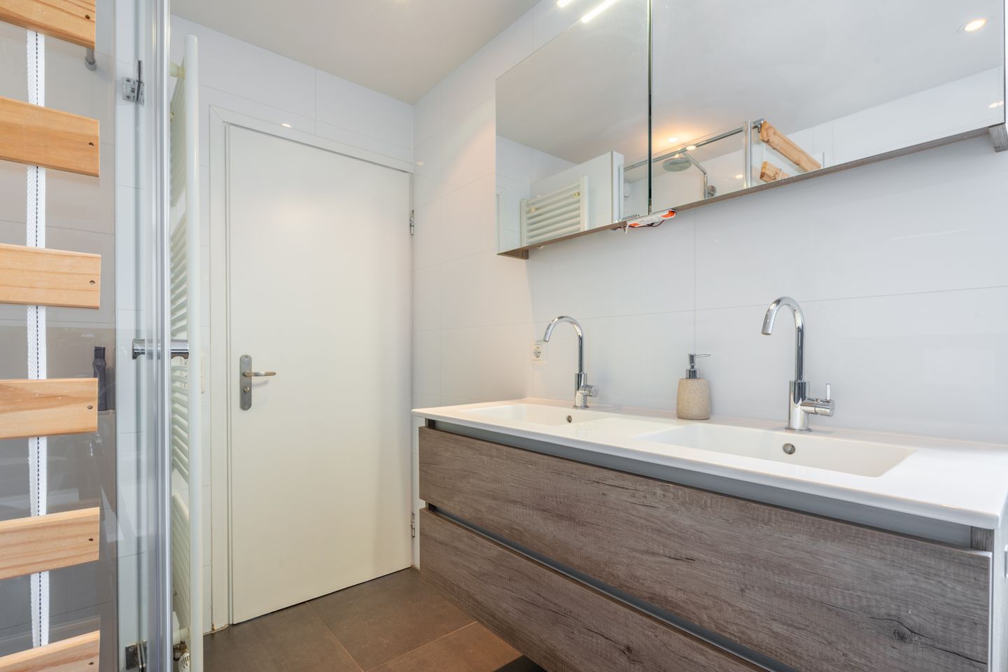 Photo 25 of Varenmeent 19