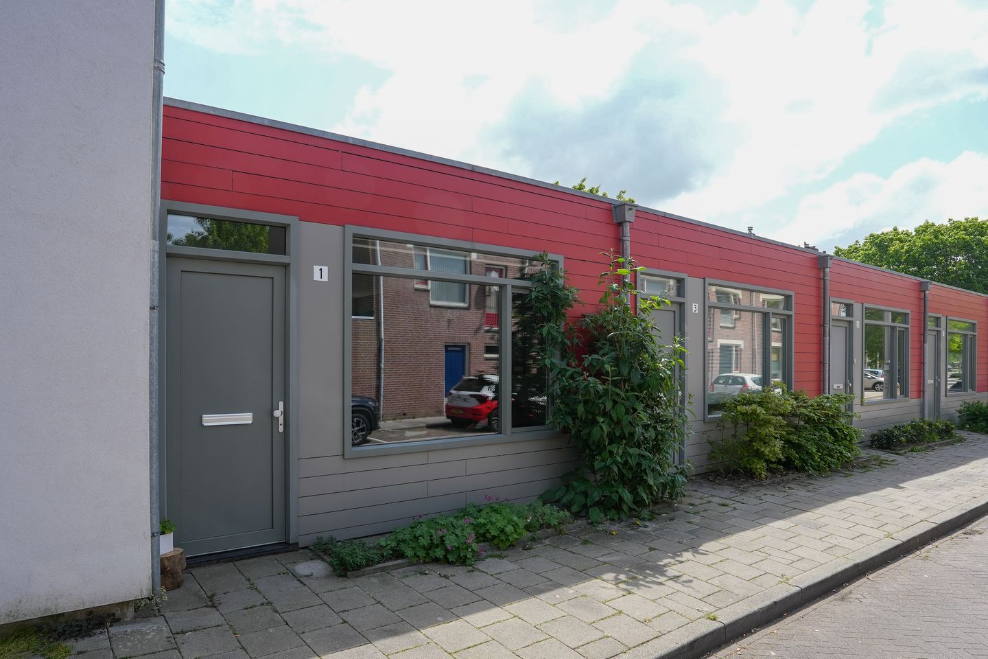 Foto 4 van Bosbesstraat 1