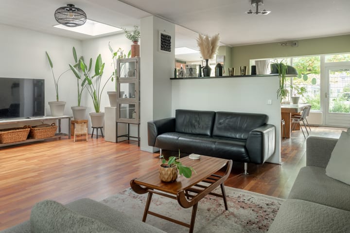 Photo 22 of Leppa 50