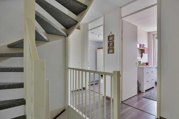 Photo 16 of Veersemeerstraat 21