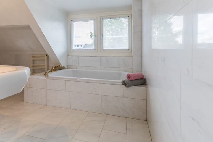 Foto 32 van Oranje Nassaulaan 8