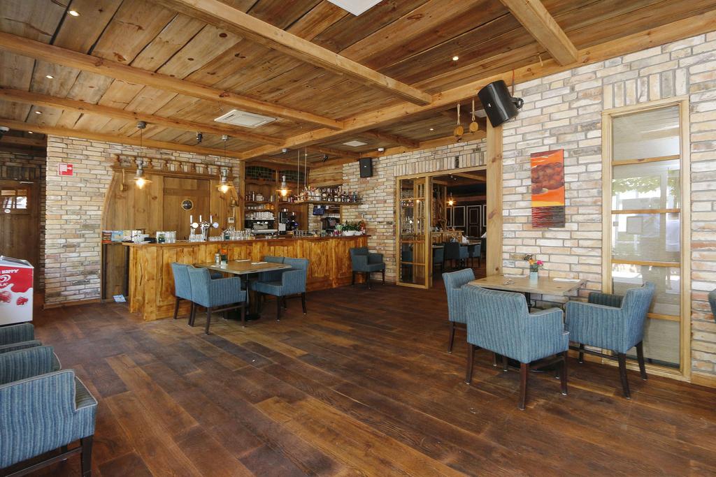 Foto 24 van Rijksstraatweg 186-432