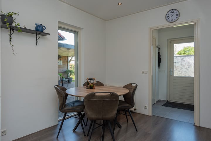 Foto 18 van Oranjeboomlaan 17