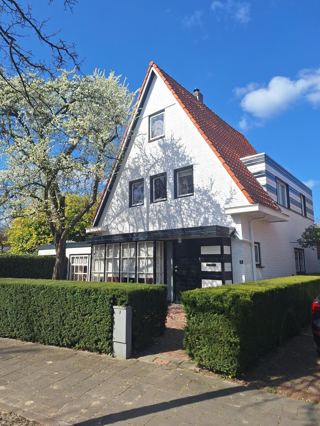 Foto 1 van Burg. Canterslaan 12