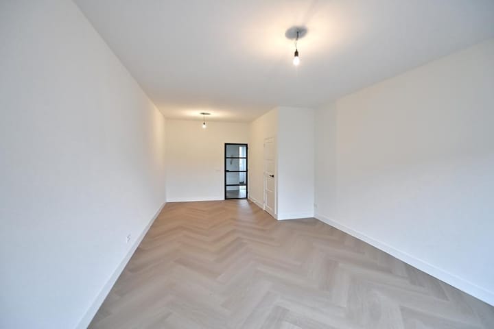 Photo 5 of Naarderstraat 19-B