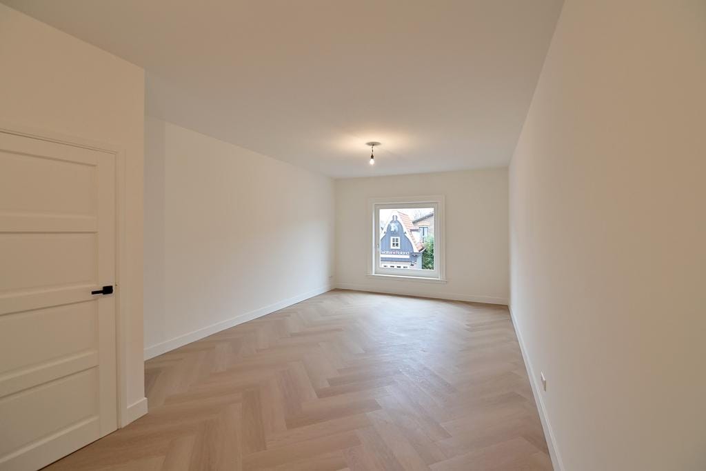 Photo 6 of Naarderstraat 19-B