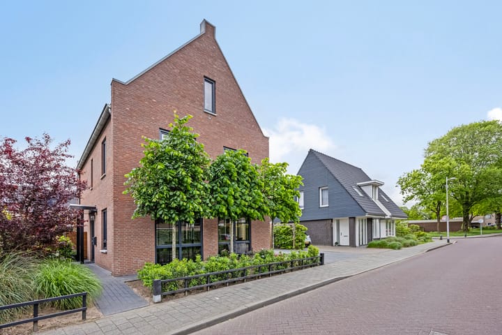 Foto 1 van Dennenweg 12