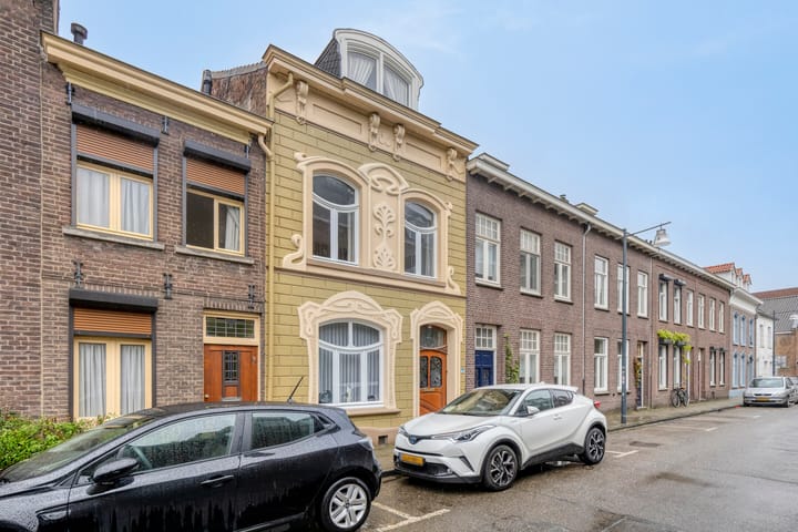 Voogdijstraat 18
