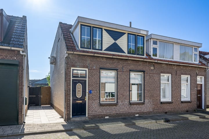 Photo 1 of Prins Hendrikstraat 19
