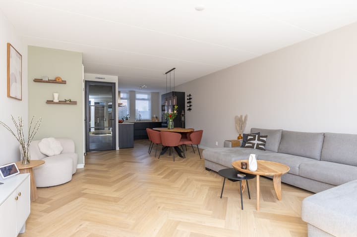 Foto 16 van Elle Molstraat 33