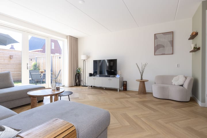 Foto 24 van Elle Molstraat 33