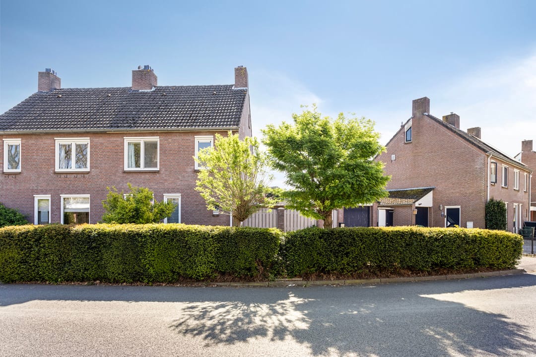 Photo 1 of Bruine Akkers 63