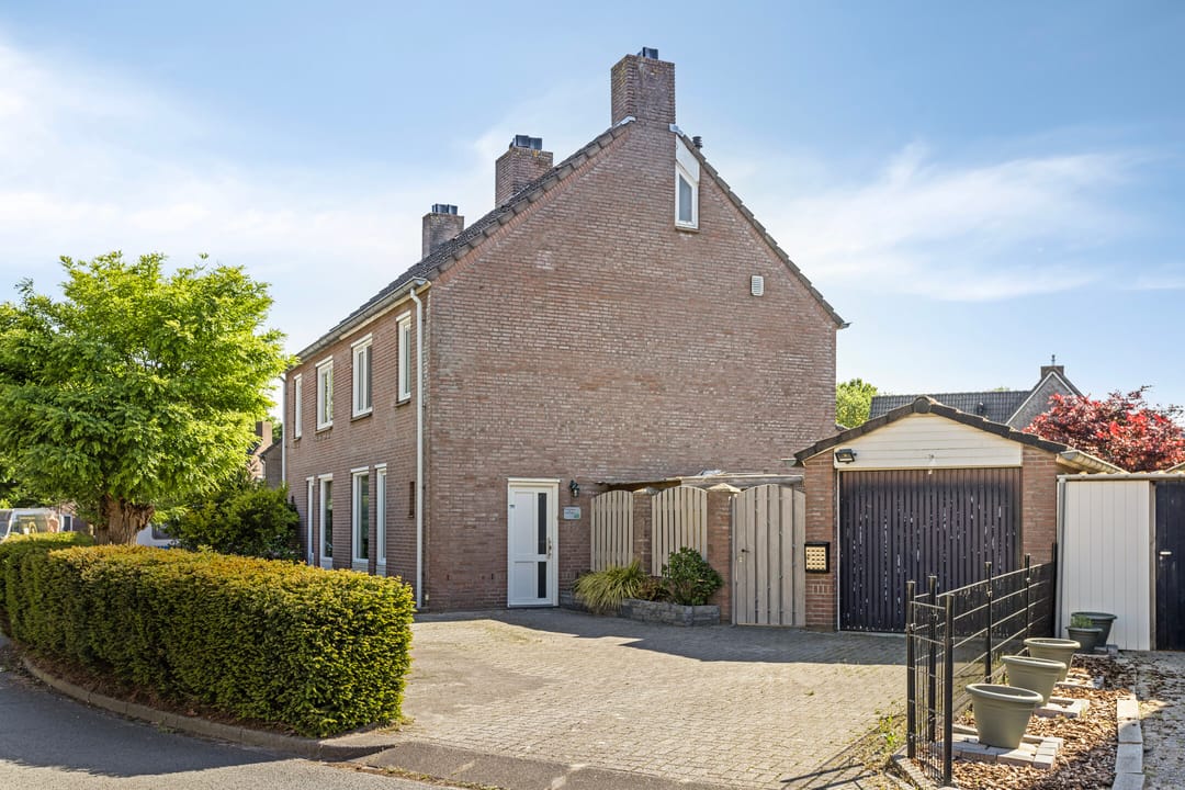 Photo 38 of Bruine Akkers 63