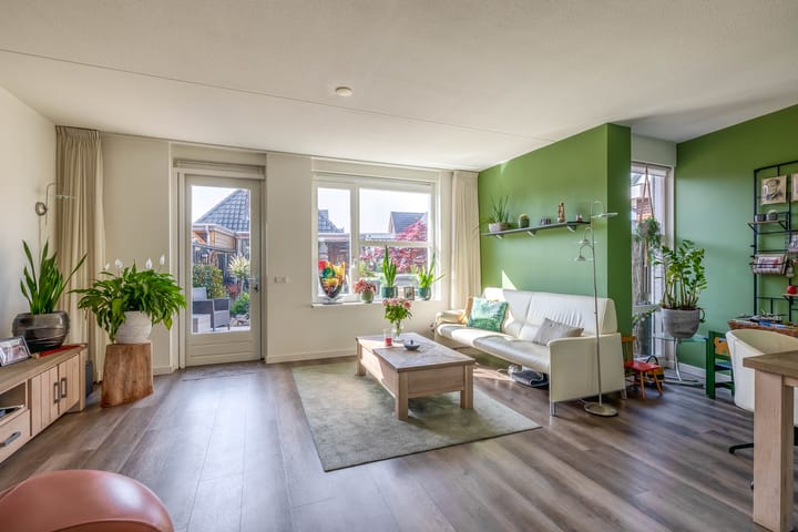 Foto 10 van Hoefsmid 11